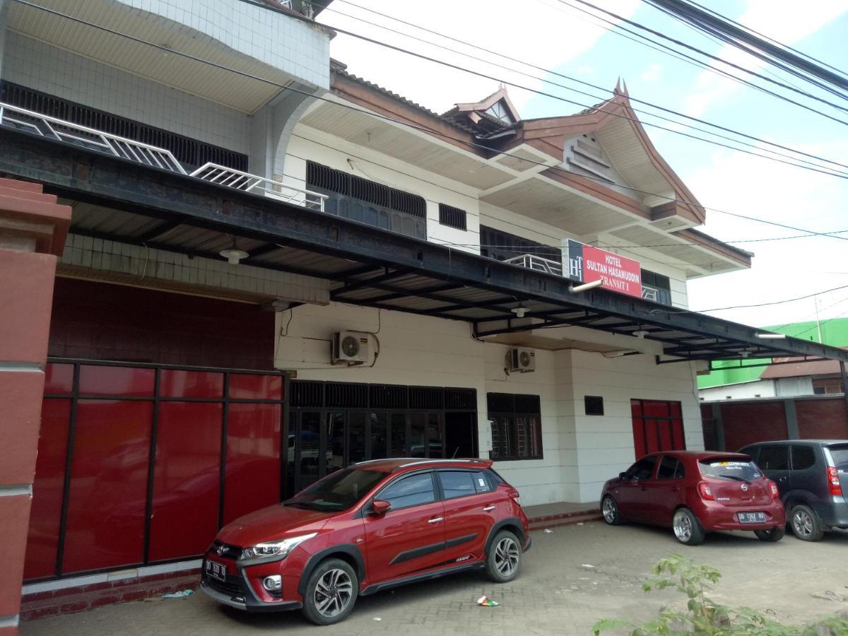 Hotel Transit 1 Makassar Redpartner المظهر الخارجي الصورة
