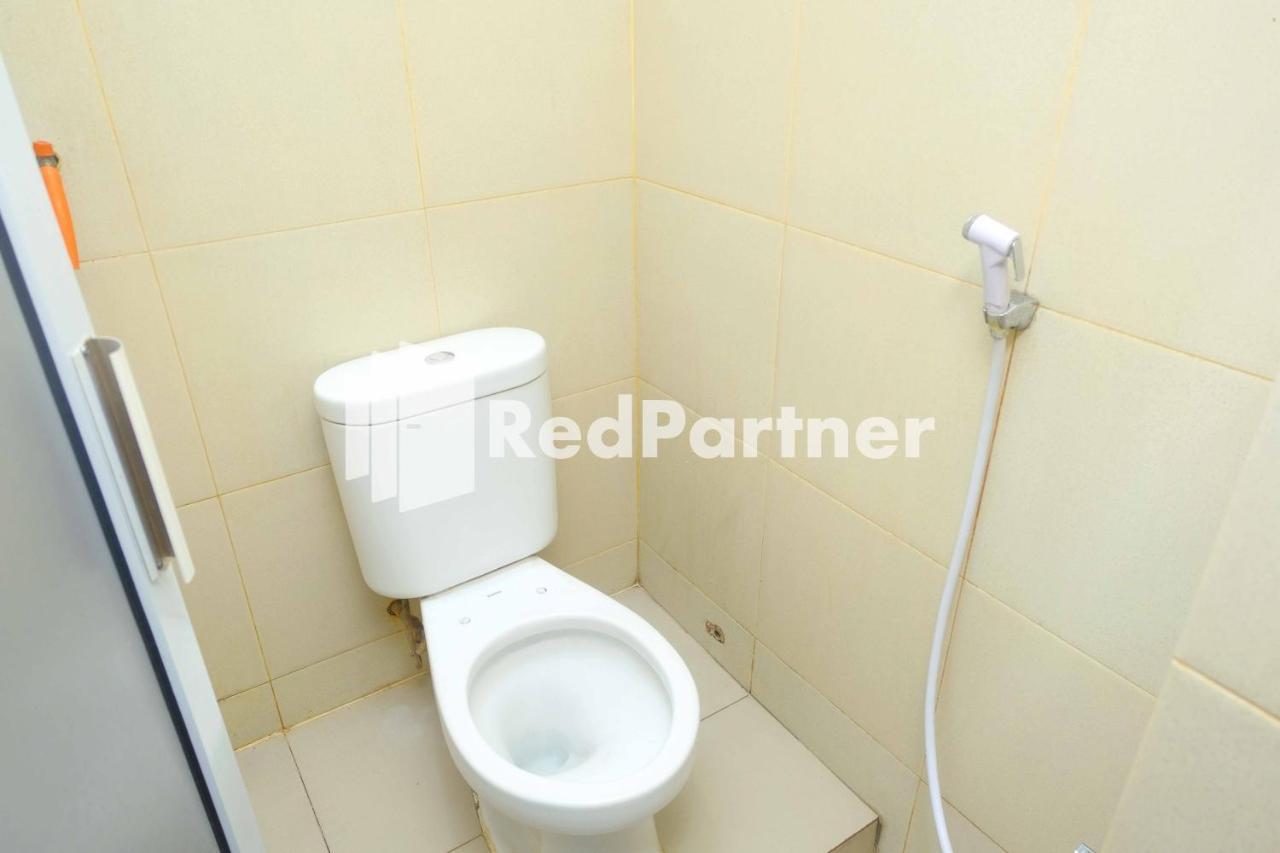 Hotel Transit 1 Makassar Redpartner المظهر الخارجي الصورة